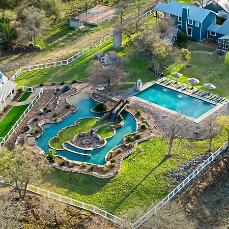 Lazy River Ranch - Pool, Golf, Swim-Up Bar, Pickleball